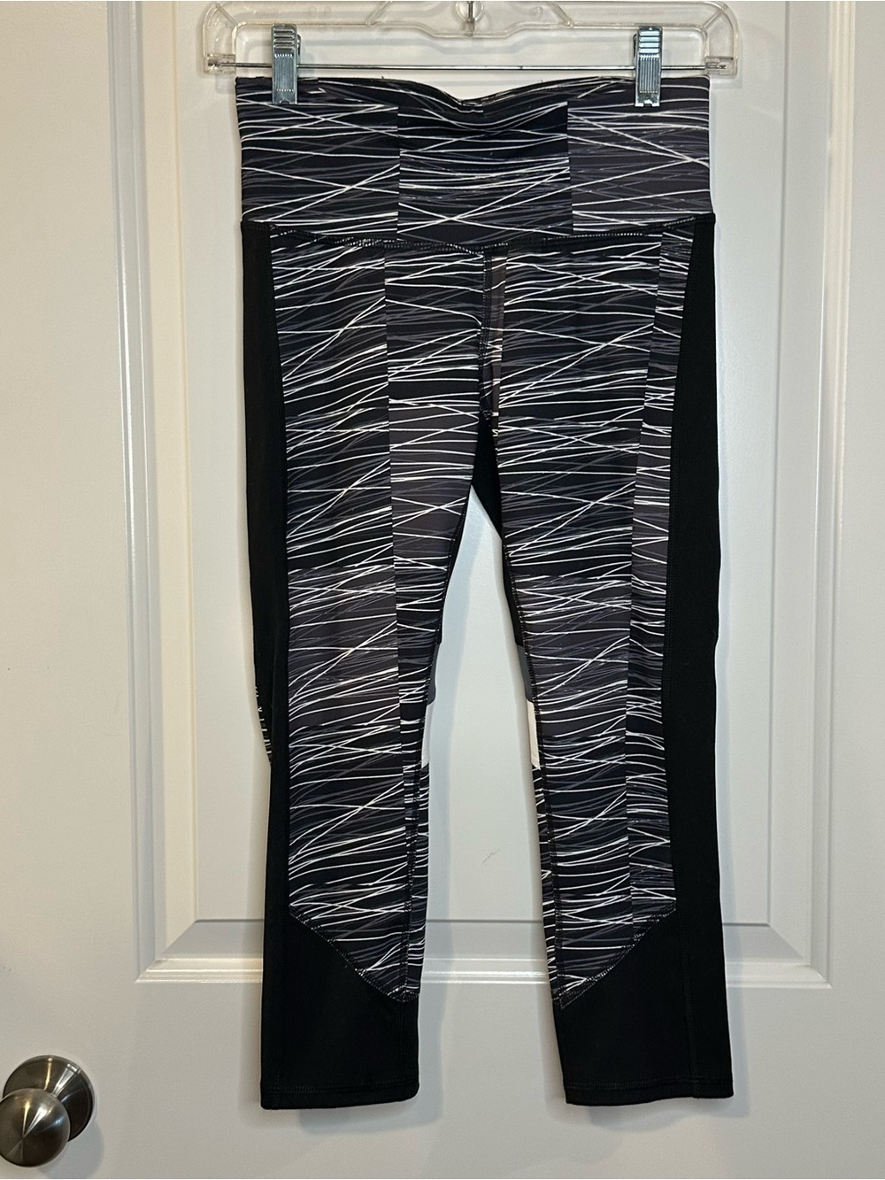 Champion C9 Abstract Print Cropped Athletic Leggings | XS